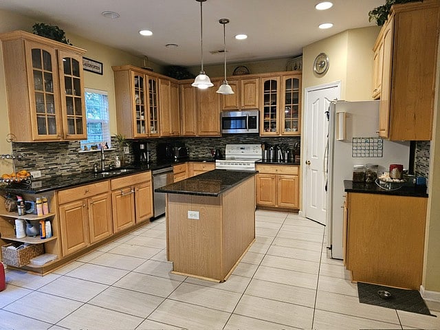 Furnished Finder property 700946_1 photo 8