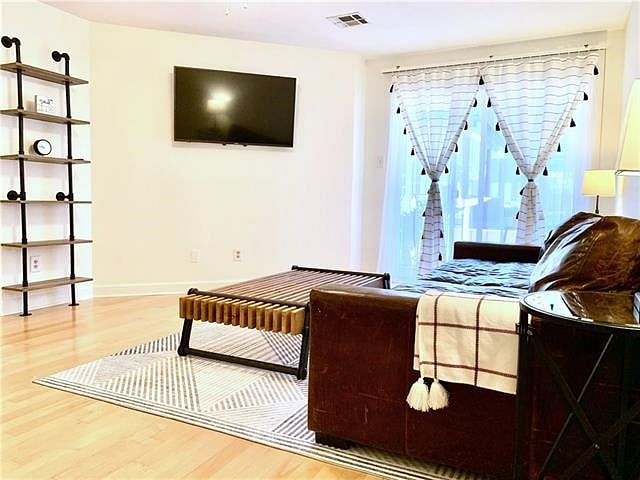 Furnished Finder property 700955_1 photo 3