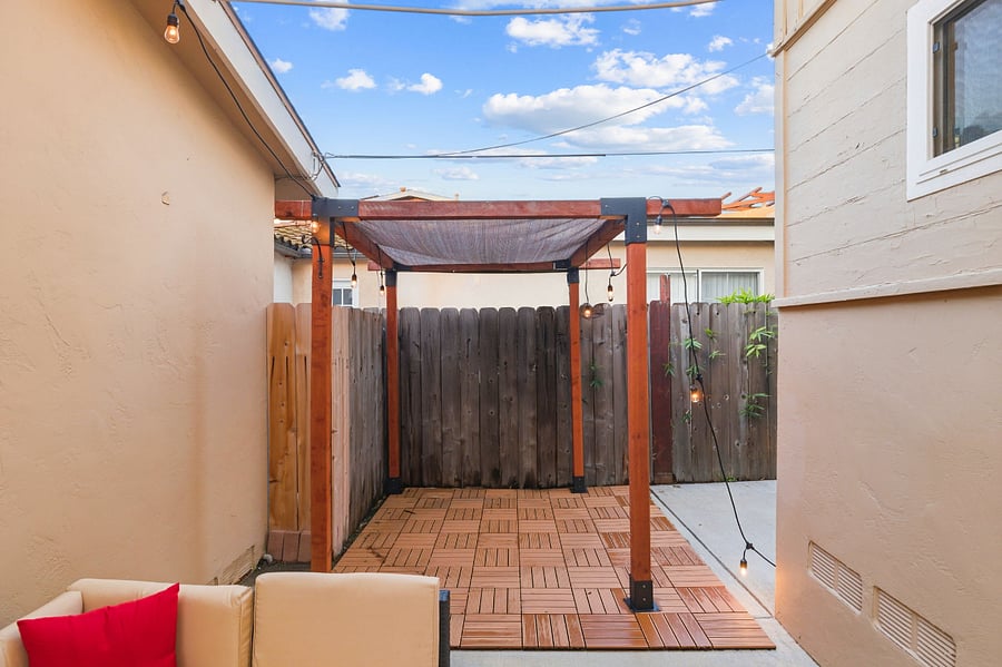 Furnished Finder property 700986_1 photo 29