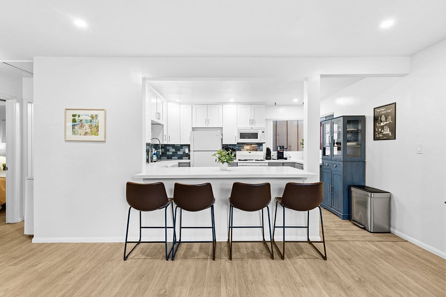 Furnished Finder property 700986_1 photo 11