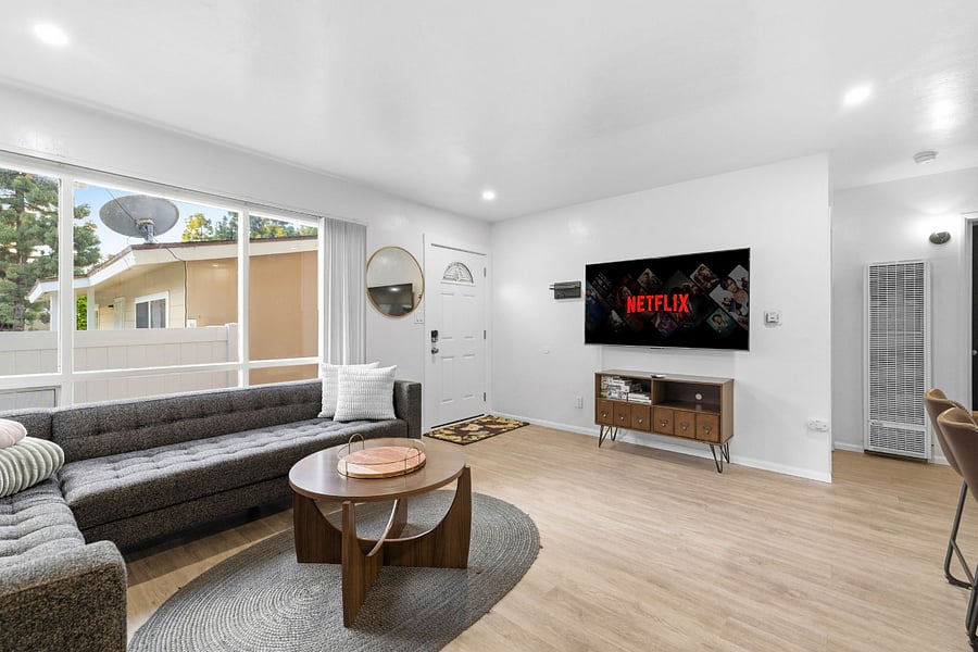 Furnished Finder property 700986_1 photo 8