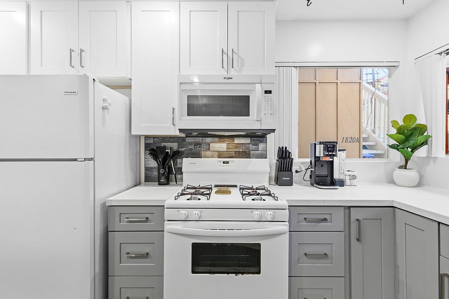 Furnished Finder property 700986_1 photo 15