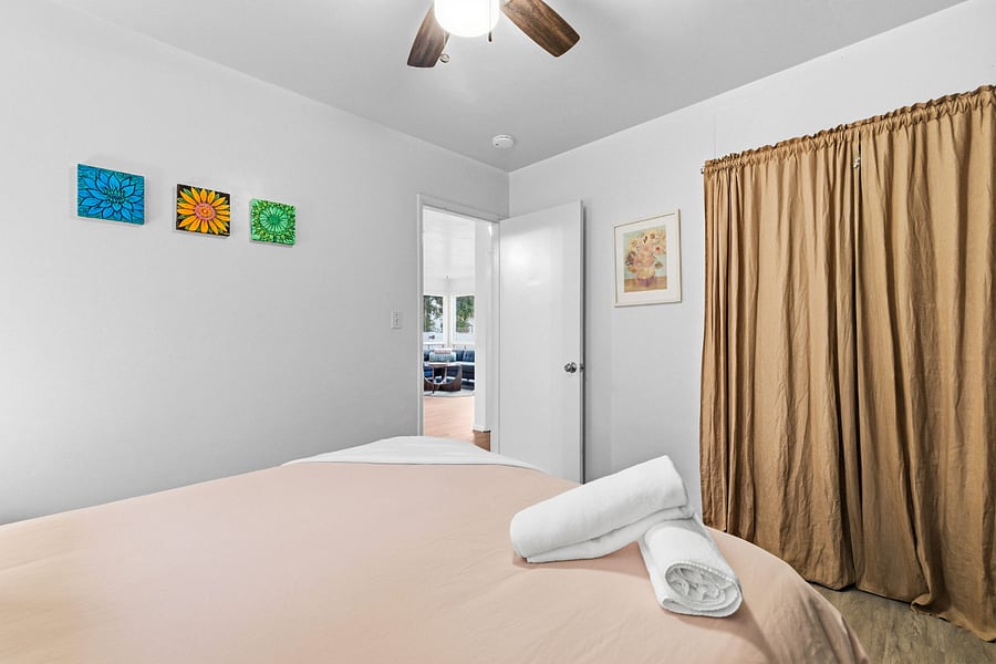 Furnished Finder property 700986_1 photo 24