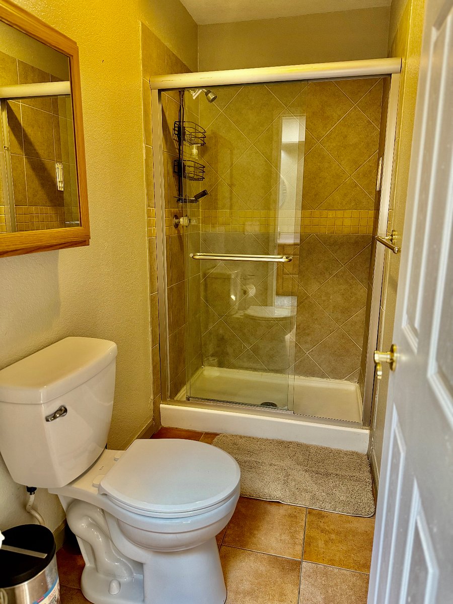 Separate room for toilet and walk in shower
