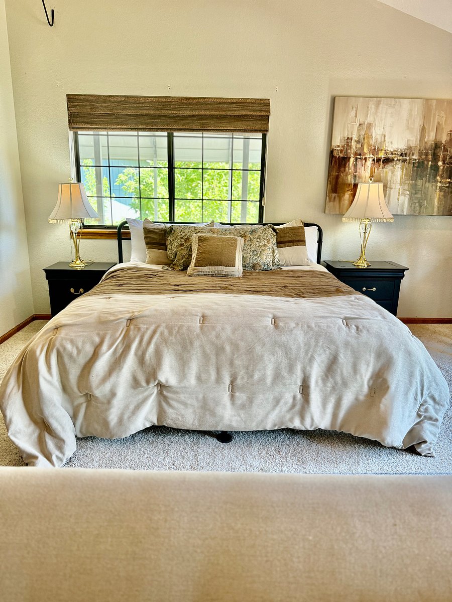 King size bed