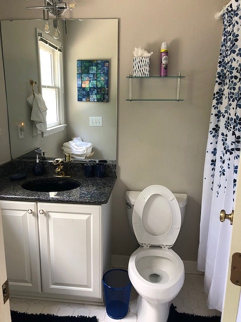 Ensuite bathroom of bedroom #2