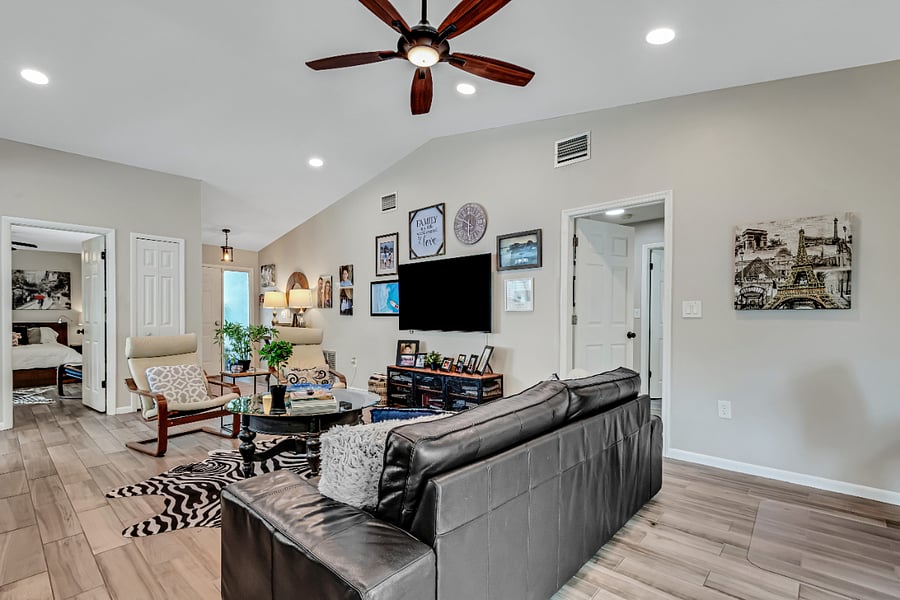 Furnished Finder property 701108_1 photo 7