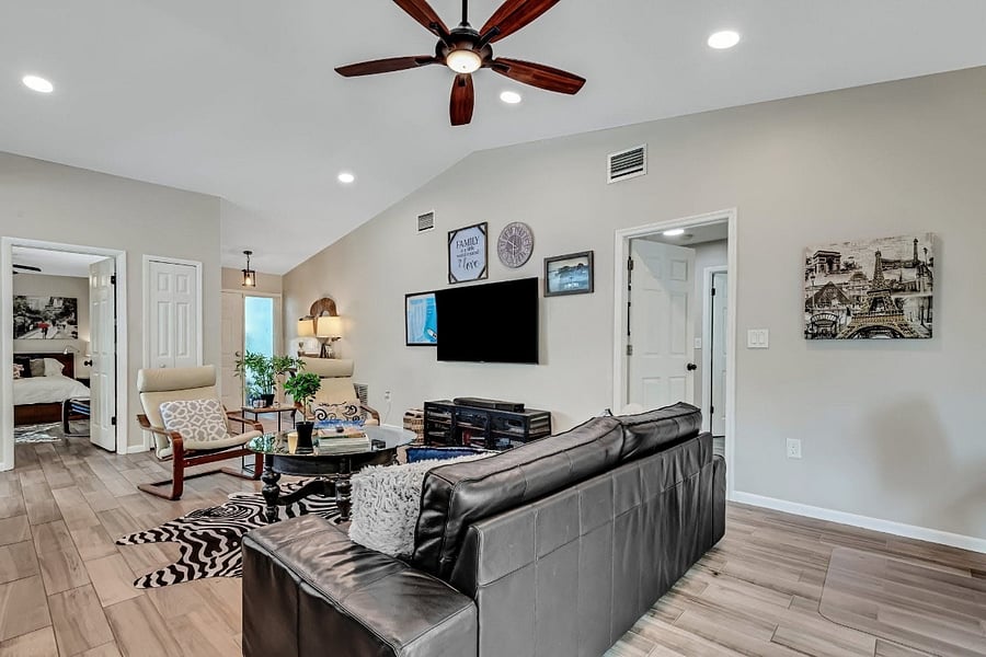 Furnished Finder property 701108_1 photo 24