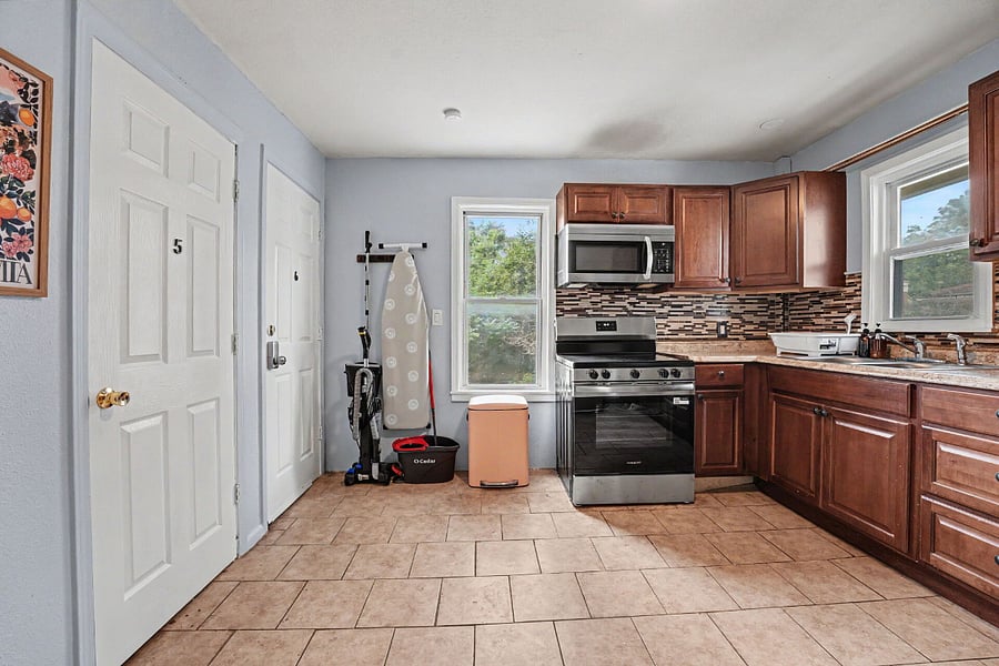 Furnished Finder property 701271_2 photo 18