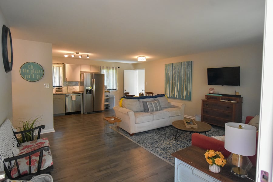 Open concept to main living room and kitchen