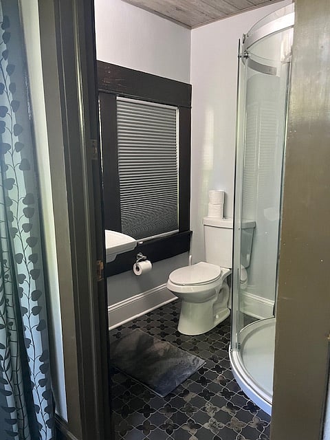 Furnished Finder property 701498_3 photo 9