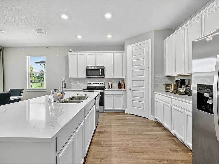 Furnished Finder property 701516_1 photo 10