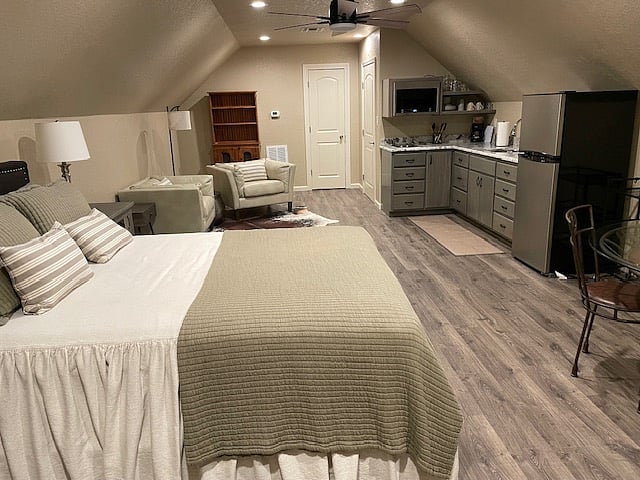 Furnished Finder property 701540_1 photo 3