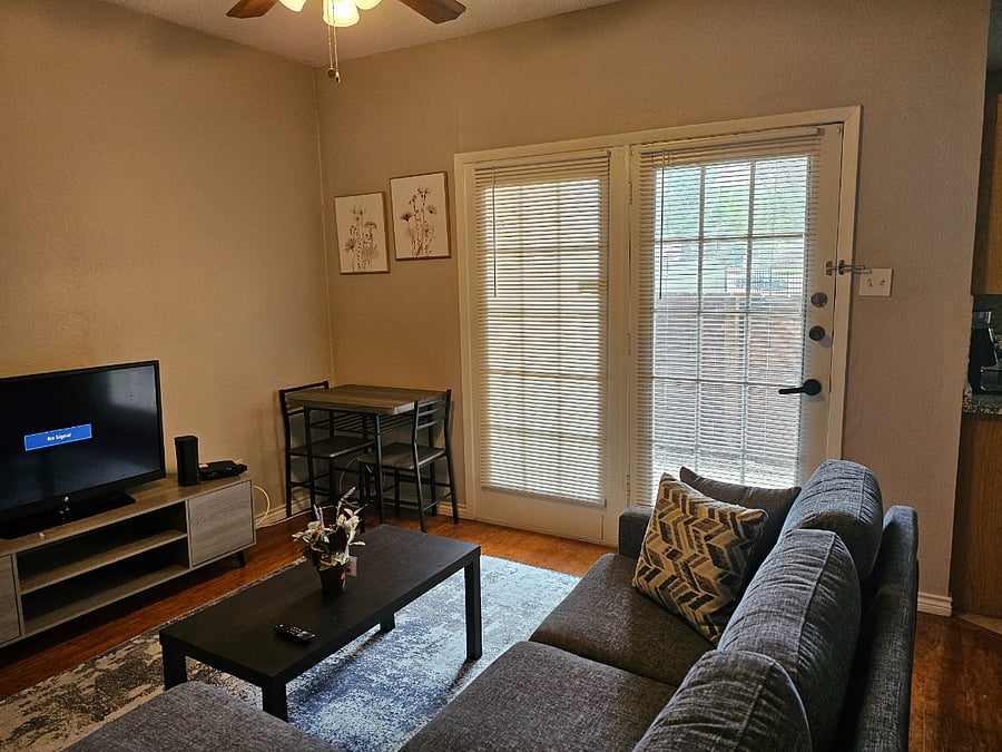 Furnished Finder property 701636_1 photo 3