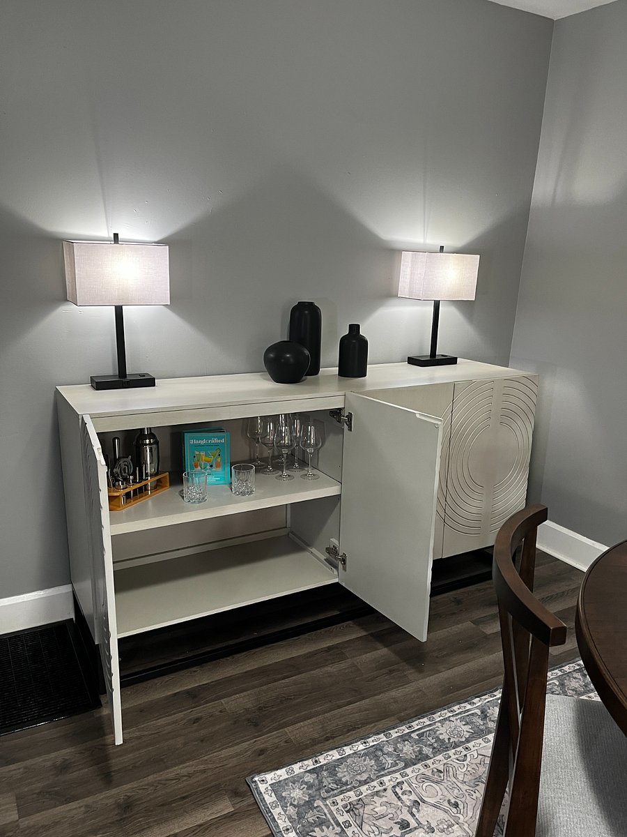 Stocked area for drinks in the dining area.