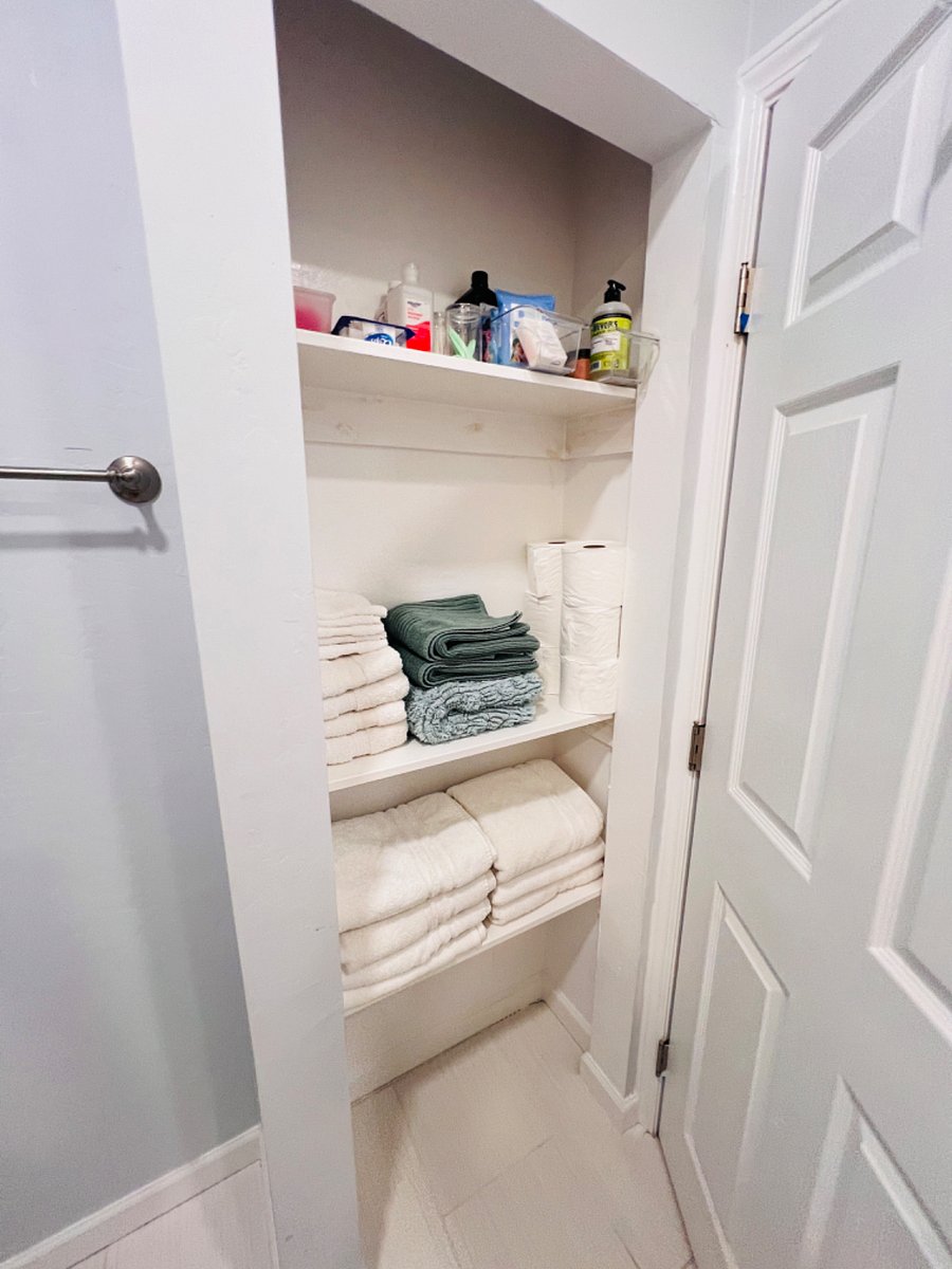 Plenty of towels, toilet paper, toiletries. 