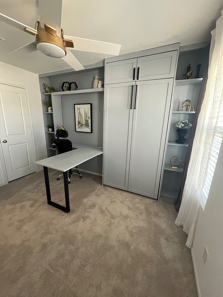 Dedicated work/office space on the front of the house with 2 windows for good lighting and to see oncoming visitors.