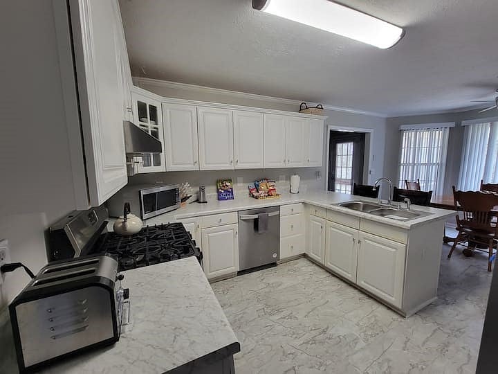 Furnished Finder property 702005_1 photo 5
