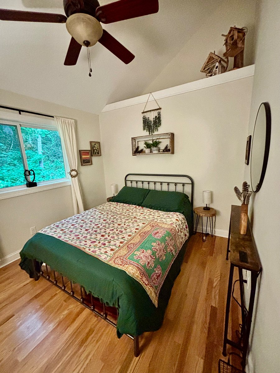 Guest room with high quality queen mattress, small dresser, and closet. No animals allowed on bed unless you provide your own bedding.