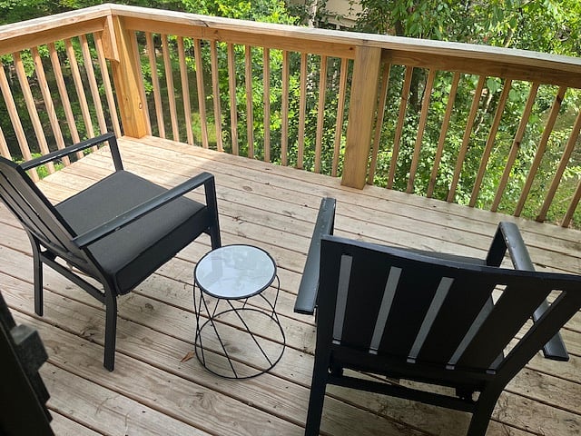 Upstairs deck/back porch