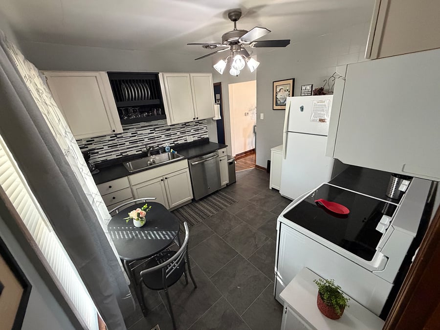 Furnished Finder property 702048_1 photo 20