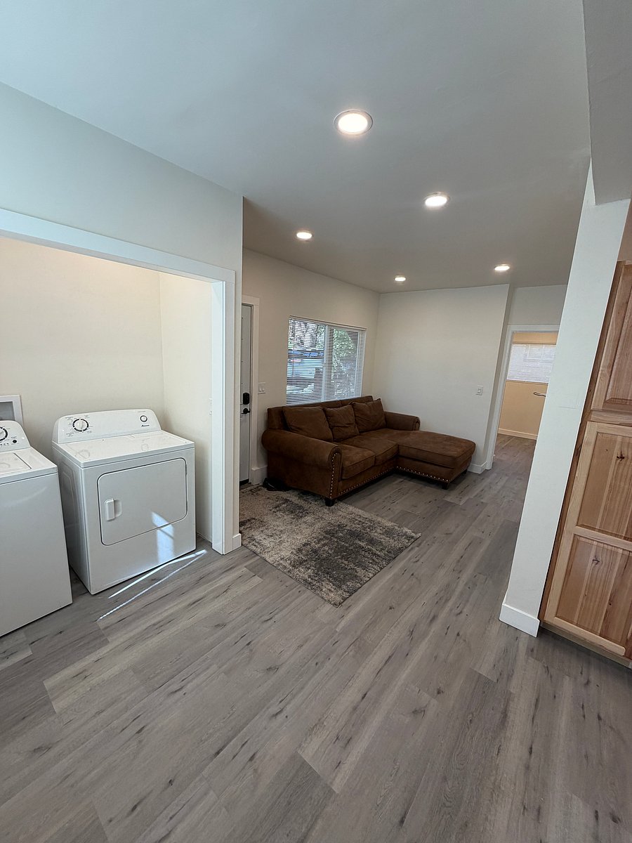 Furnished Finder property 702134_2 photo 16