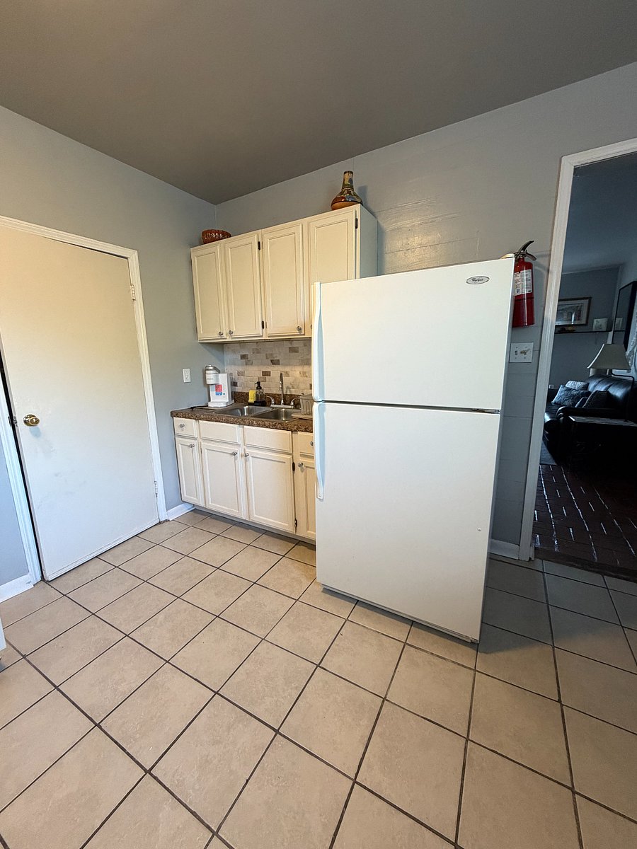 Furnished Finder property 702163_1 photo 11