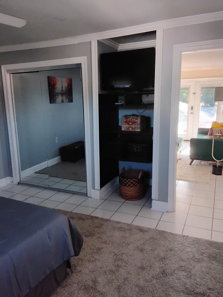 Furnished Finder property 702163_2 photo 18
