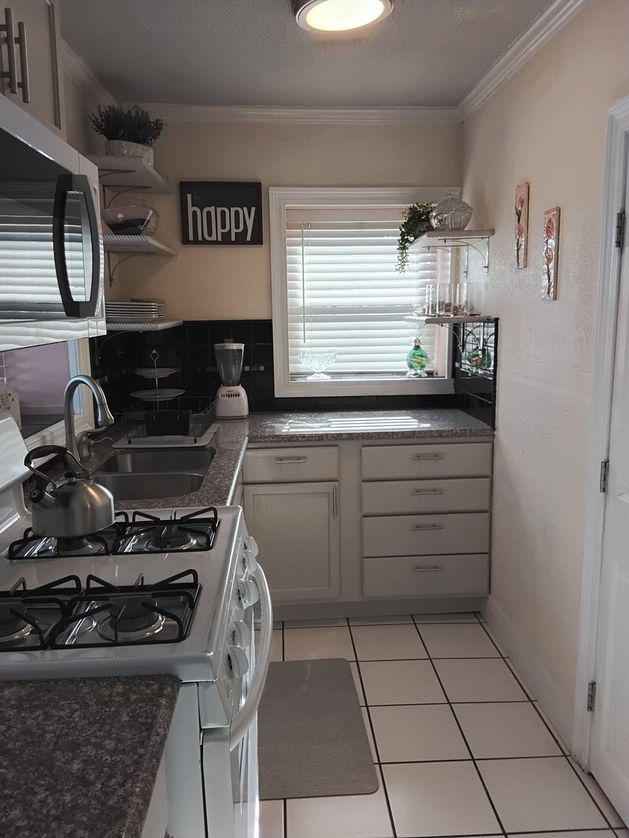 Furnished Finder property 702163_2 photo 12