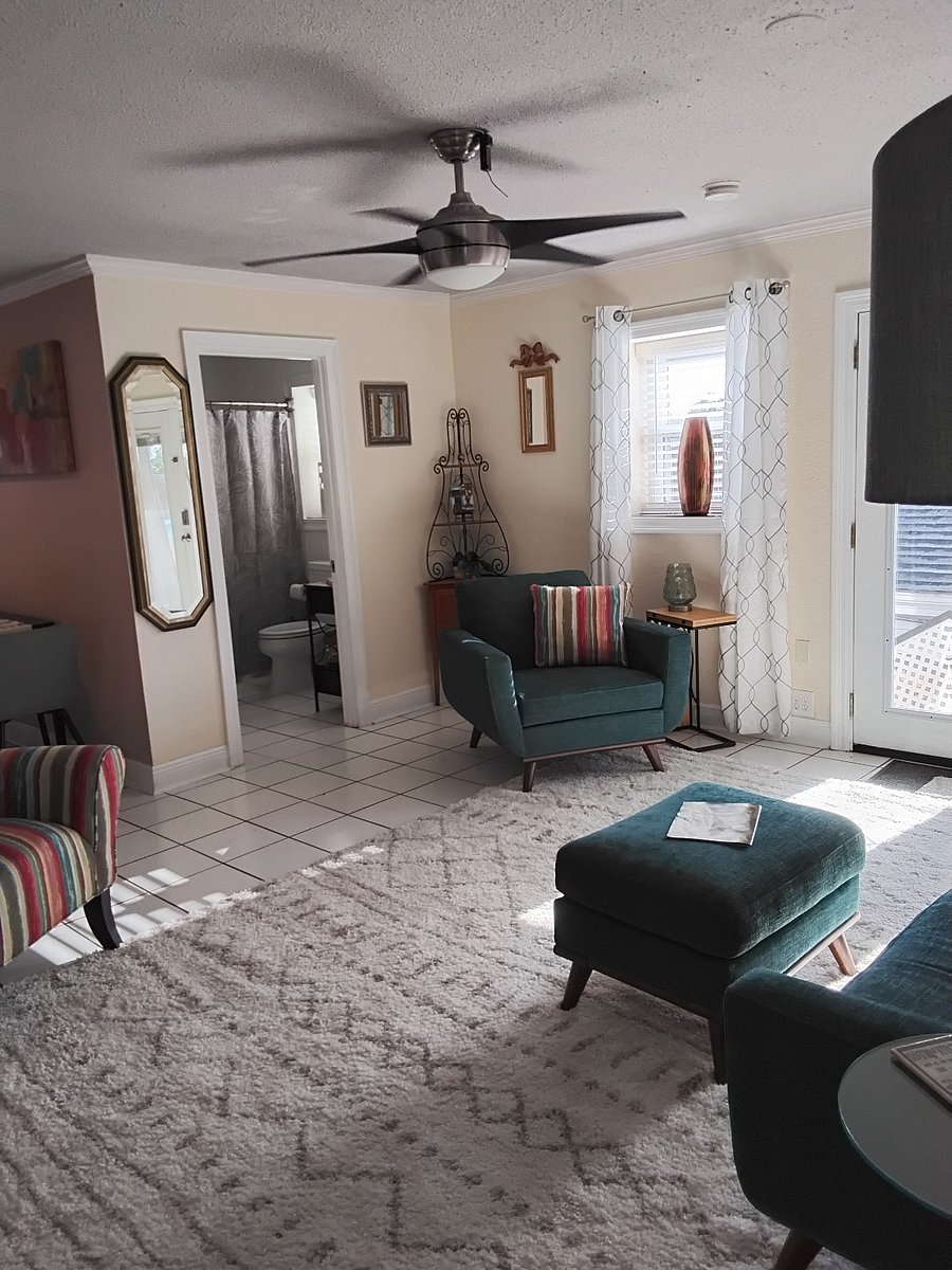 Furnished Finder property 702163_2 photo 7