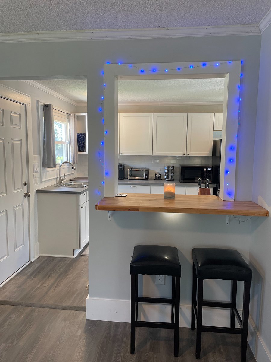 Bar into the kitchen.