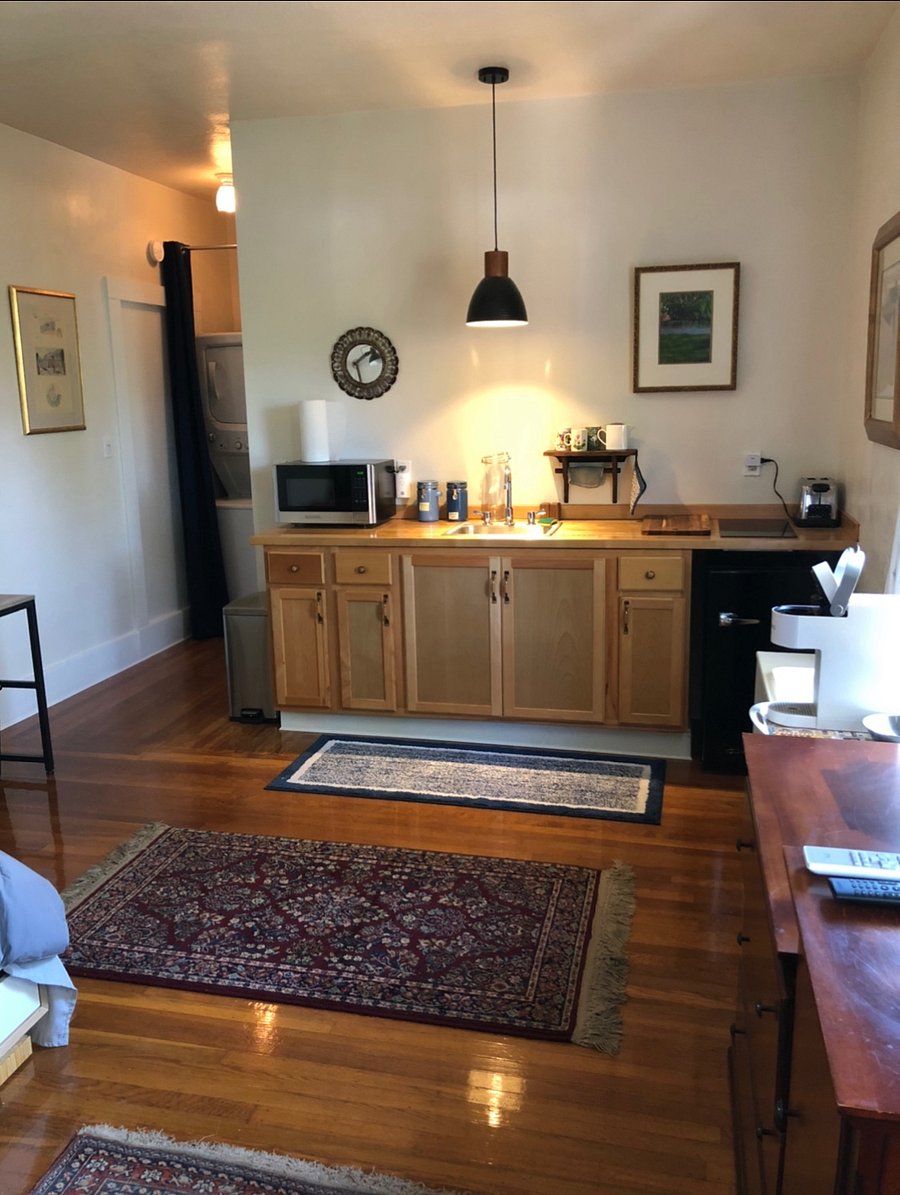 Furnished Finder property 702245_1 photo 3