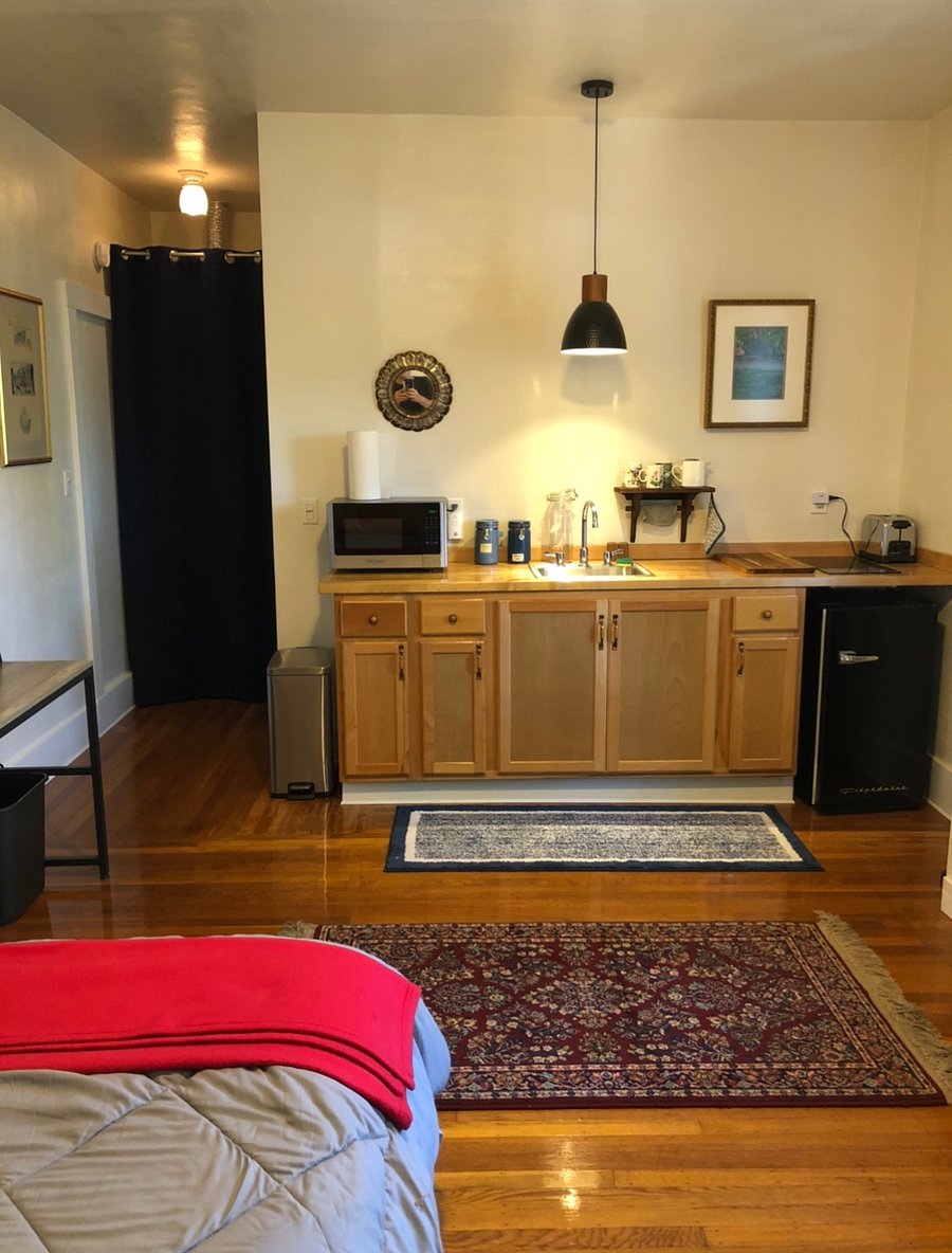 Furnished Finder property 702245_1 photo 4