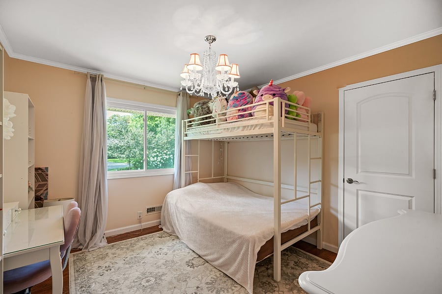 #2 Bedroom : full bed + twin bunk.
