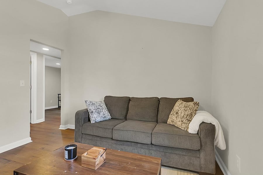 Furnished Finder property 702344_1 photo 3