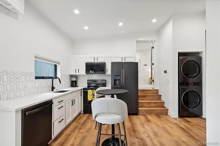 Furnished Finder property 702348_1 photo 4