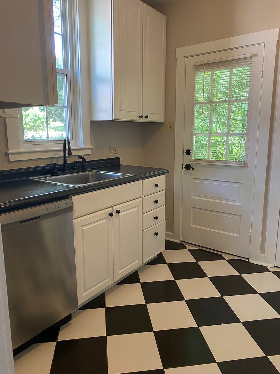 Furnished Finder property 702366_1 photo 3
