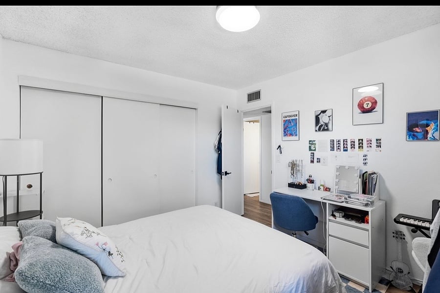 Furnished Finder property 702380_1 photo 17