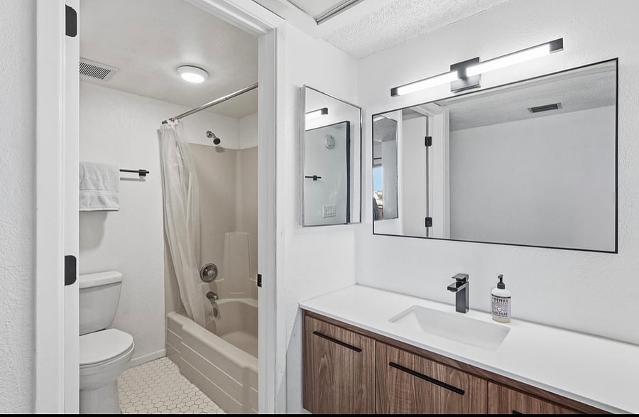 Furnished Finder property 702380_1 photo 14