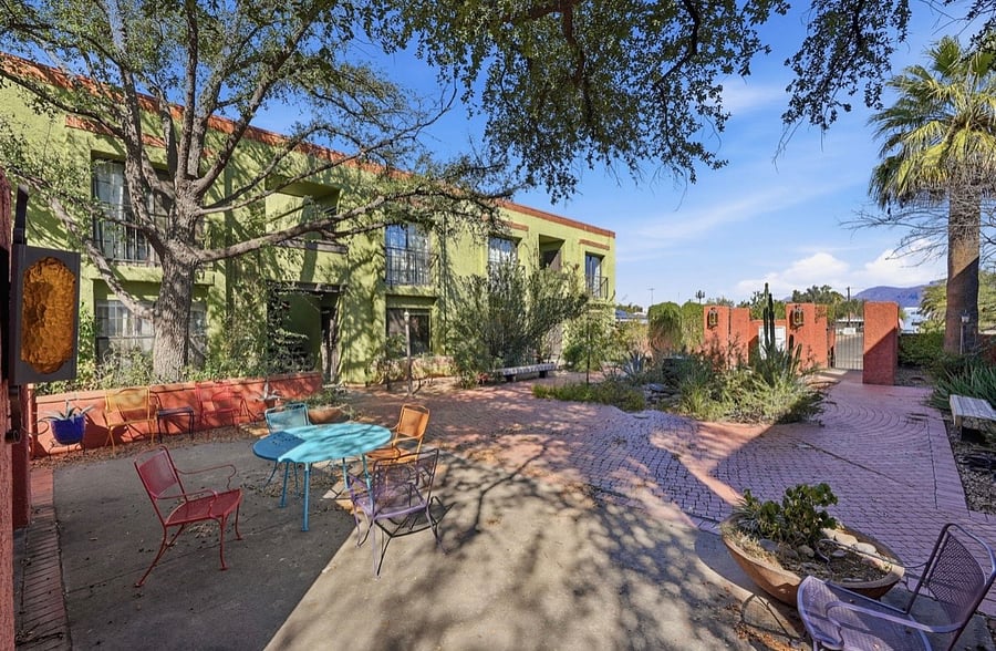 Furnished Finder property 702380_1 photo 24