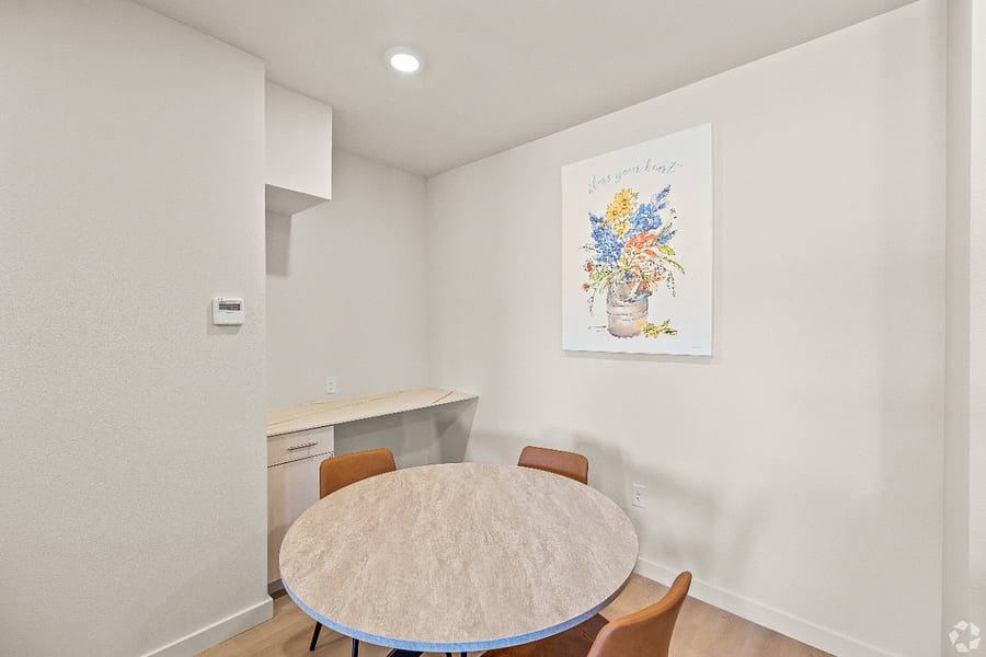Furnished Finder property 702417_3 photo 5