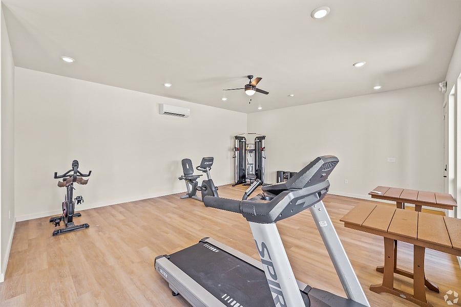 Furnished Finder property 702417_3 photo 7