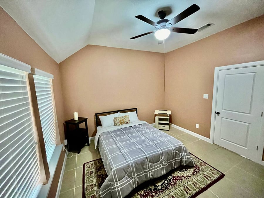 Furnished Finder property 702456_1 photo 40