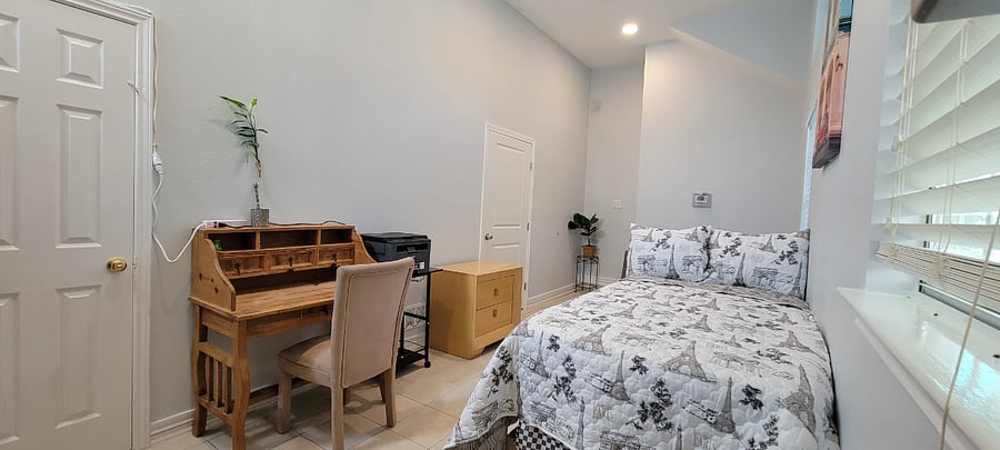 Furnished Finder property 702459_1 photo 25