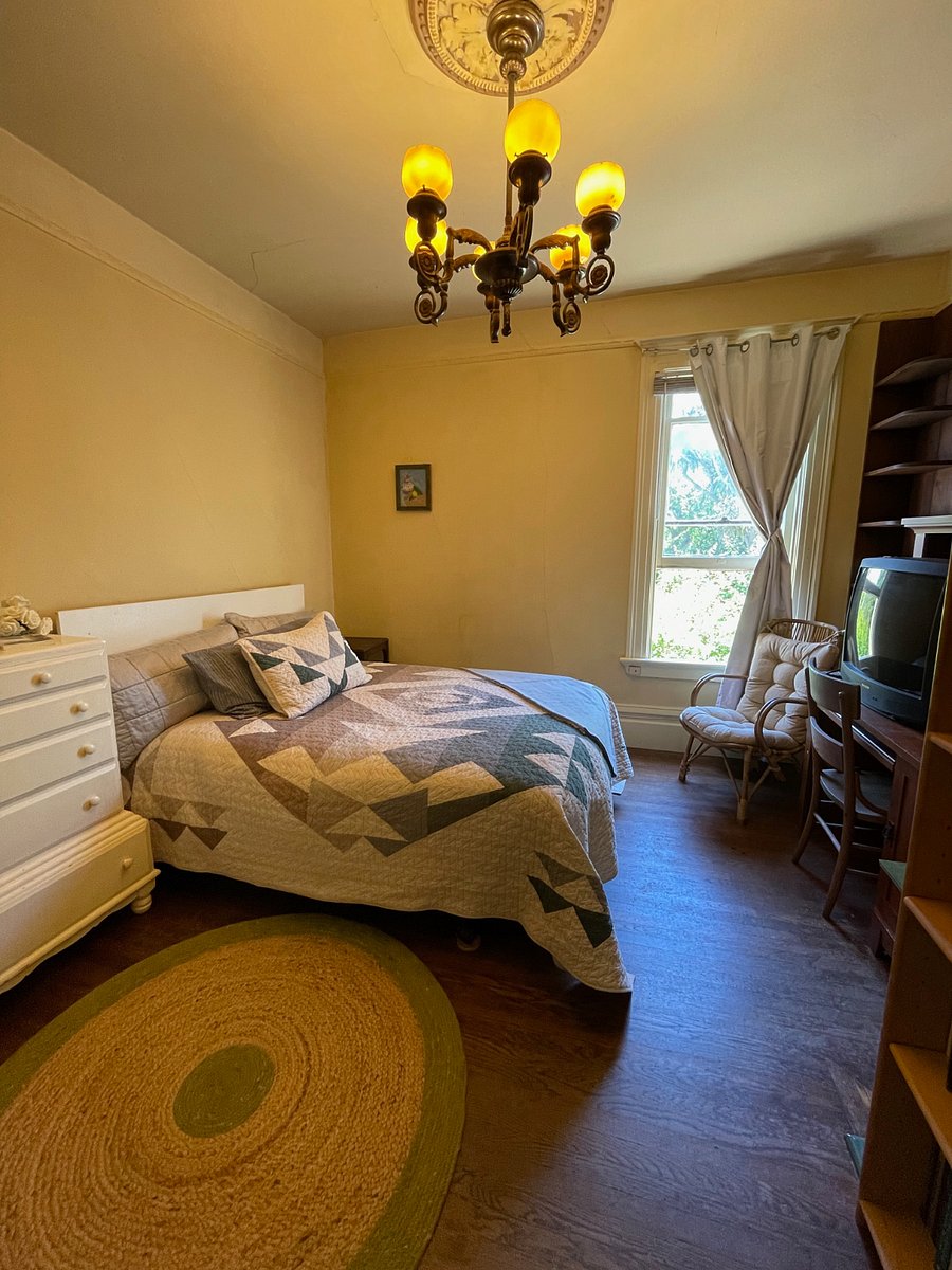 Furnished Finder property 702496_1 photo 3