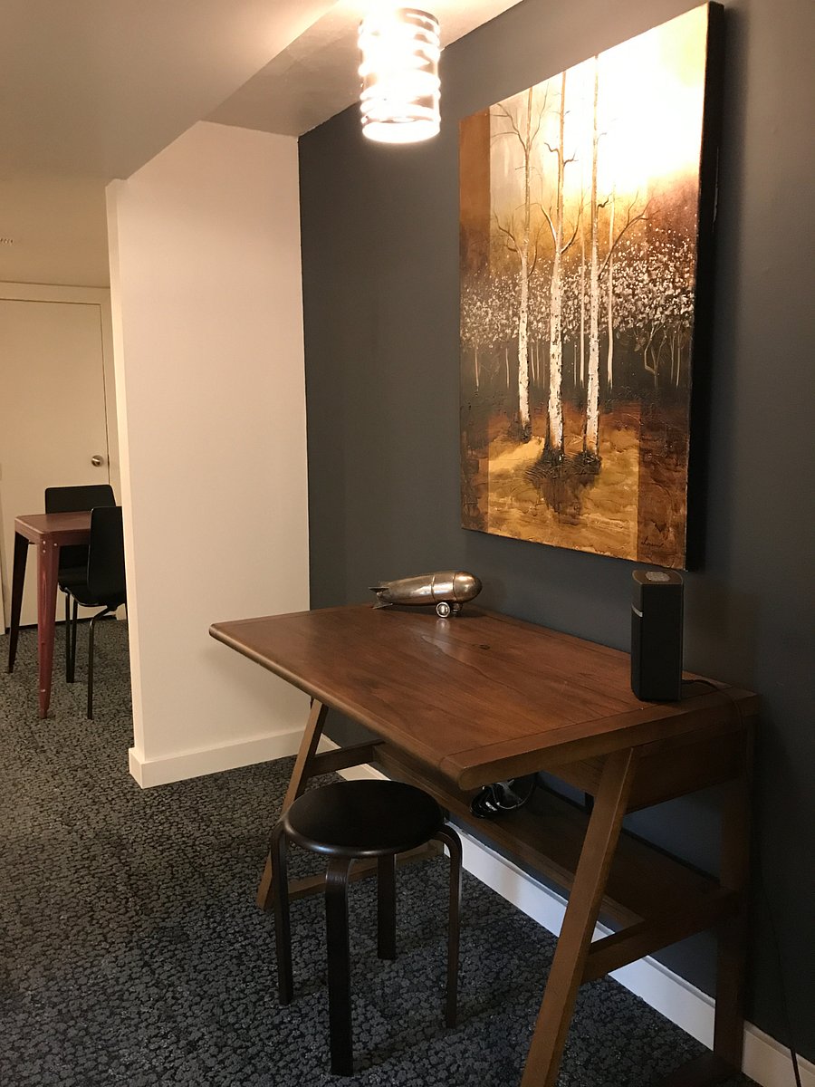 Officette with desk