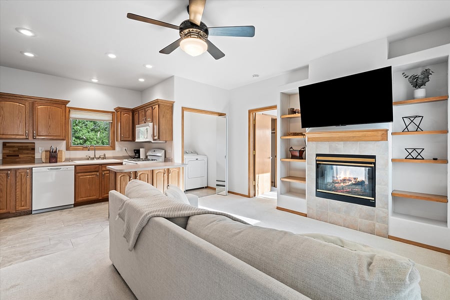 Furnished Finder property 702570_1 photo 5