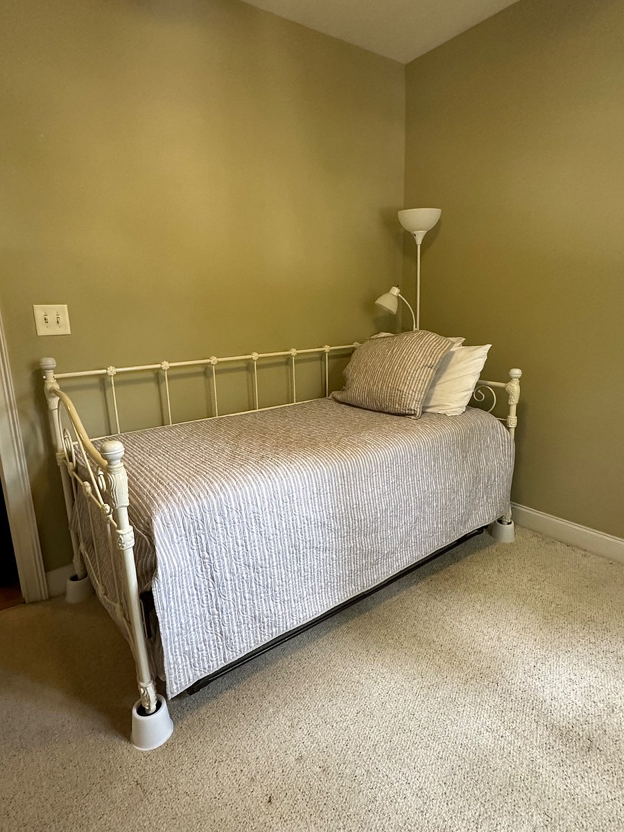 Furnished Finder property 702630_1 photo 22