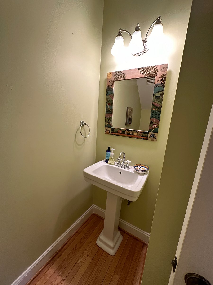 Furnished Finder property 702630_1 photo 12