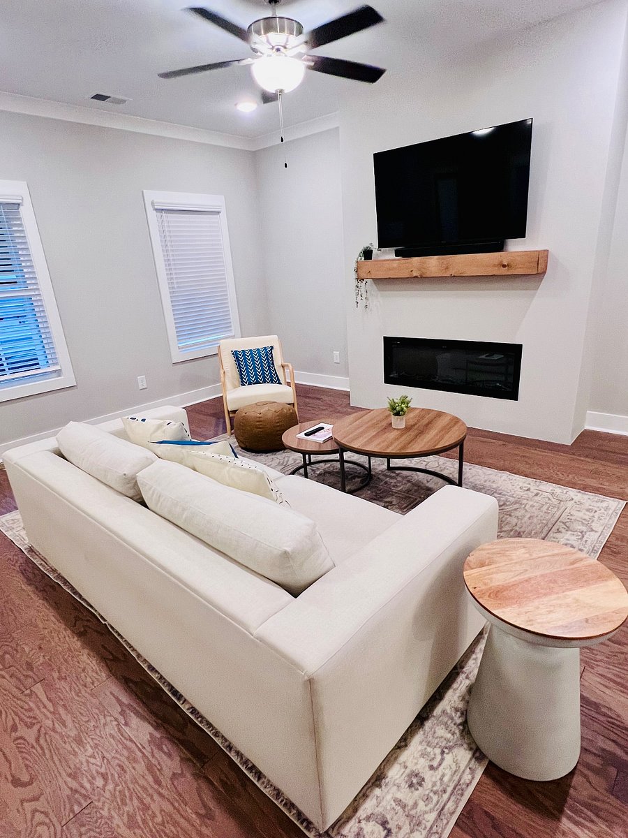 Living Room Dinning Table